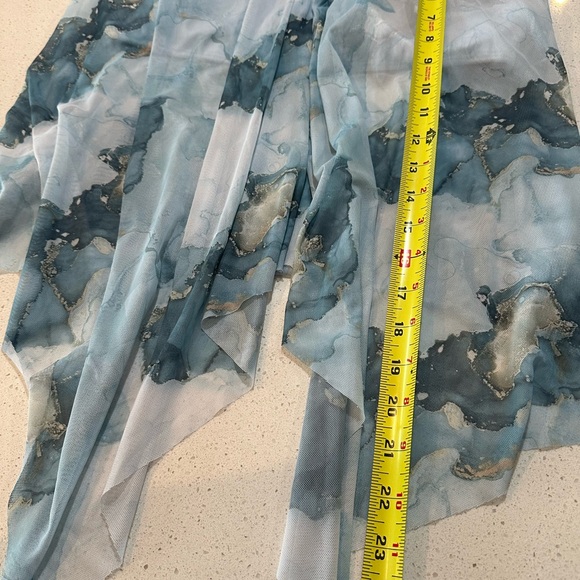 Elegant Blue Women's SWIM TOP. SEXY TOP CAN GO WITH SHORTS/SKIRT/OR IN THE POOL. - Picture 10 of 12